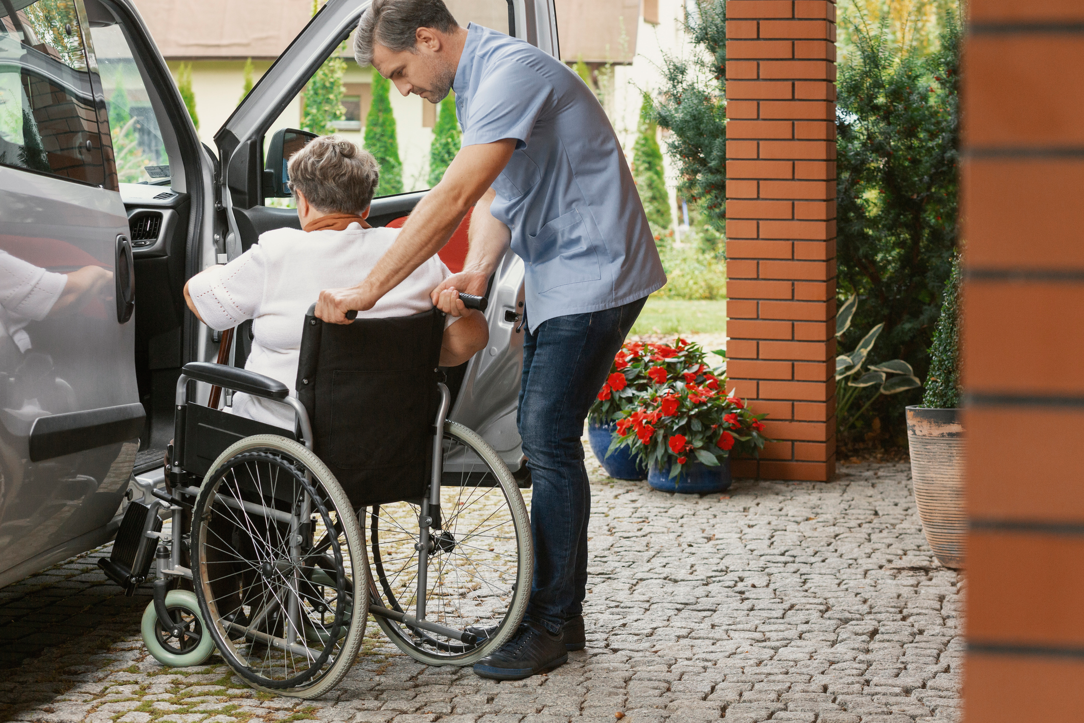Westplus KrankenTransport In Aachen: Rollstuhlfahrten