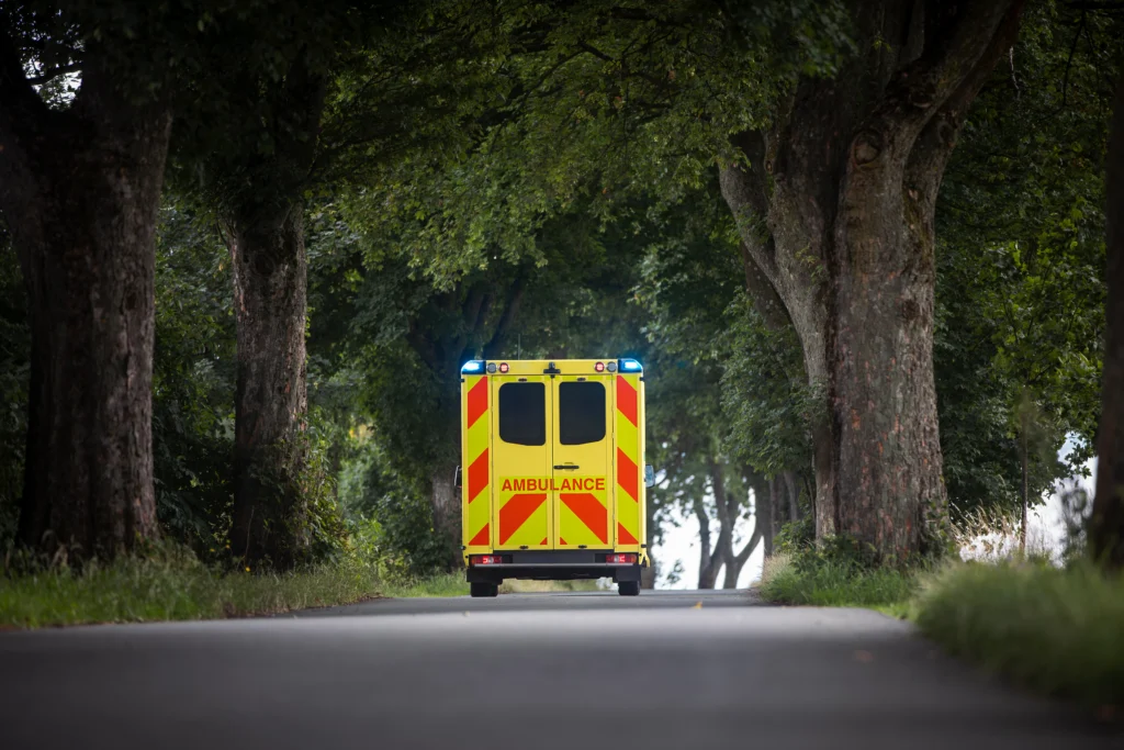 Krankenfahrt auf der Landstraße